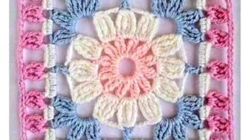 Crochet Square with Flower Pattern