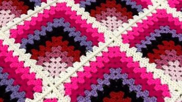 Mitered Granny Square