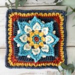 Lotus flower granny square pattern