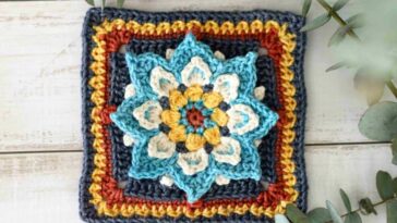 Lotus flower granny square pattern