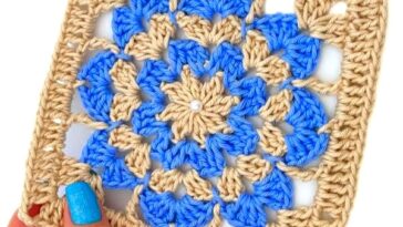 Floral Granny Square Pattern