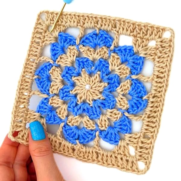 Floral Granny Square Pattern