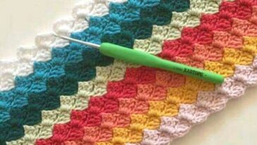 Slanted Shell Throw Blanket